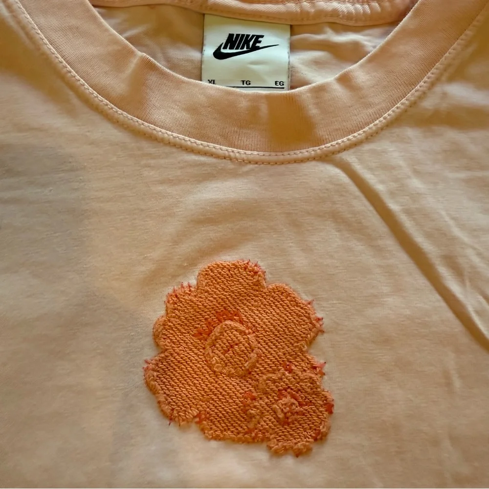 Peach Nike Cropped Mama Tee xs/s